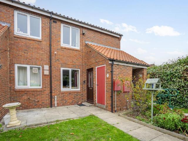 Flat for sale in Bell Farm, High Field