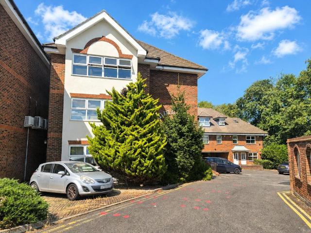 Flat for sale in London Borough of Barnet, Greater London