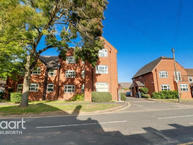 Flat for sale in Green Close, Warwickshire