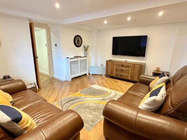 Flat for sale in Llandudno, Wales