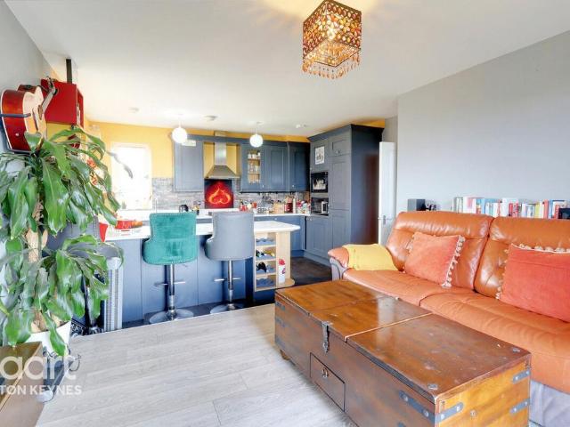 Flat for sale in Milton Keynes