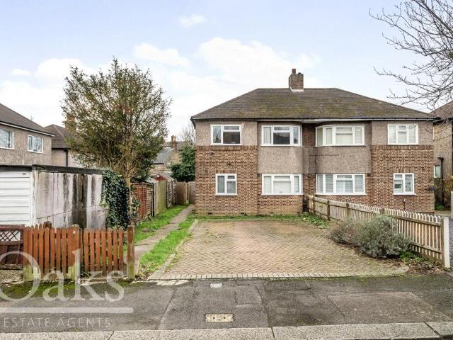 Flat for sale in London Borough of Croydon, South Norwood