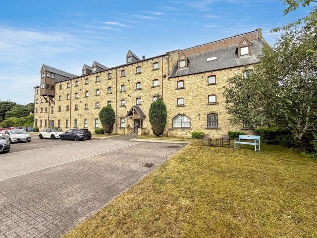 Flat for sale in Houghtonside, Tyne And Wear