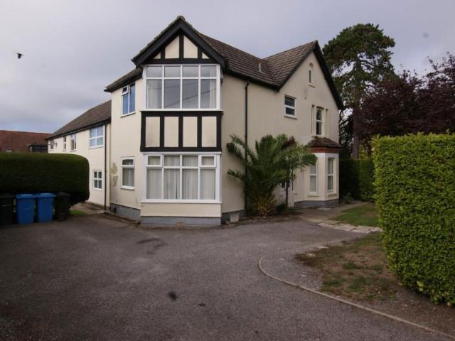 Flat for sale in Broadstone, Poole