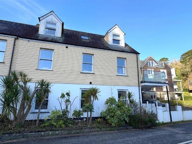 Flat for sale in Fowey, Cornwall