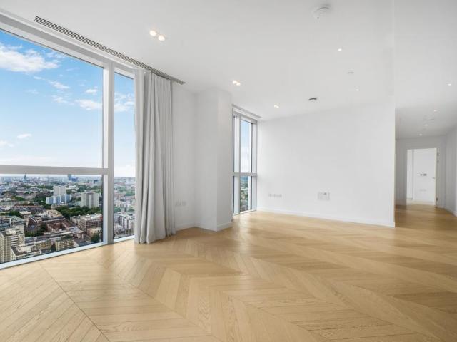 Flat for sale in Finsbury, Greater London