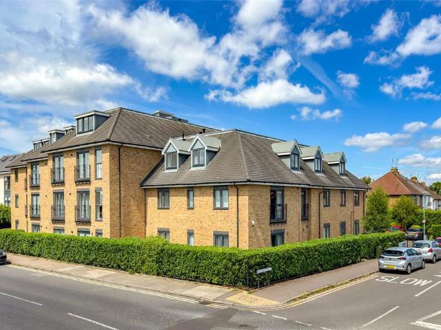 Flat for sale in St Albans, Five Acres