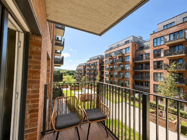 Flat for sale in Ringlestone, Midway