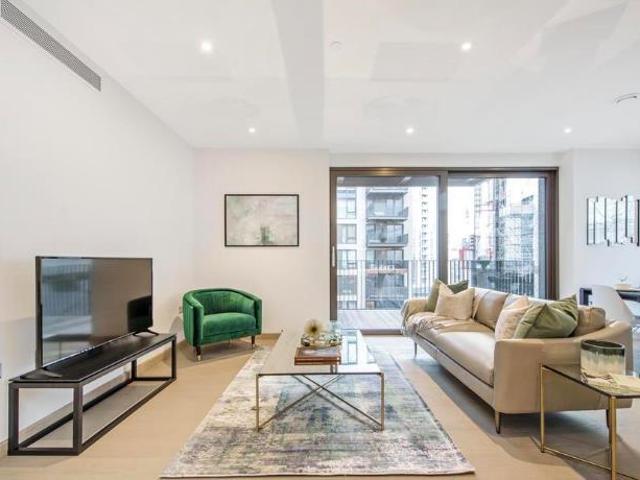 Flat for sale in Nine Elms, Greater London