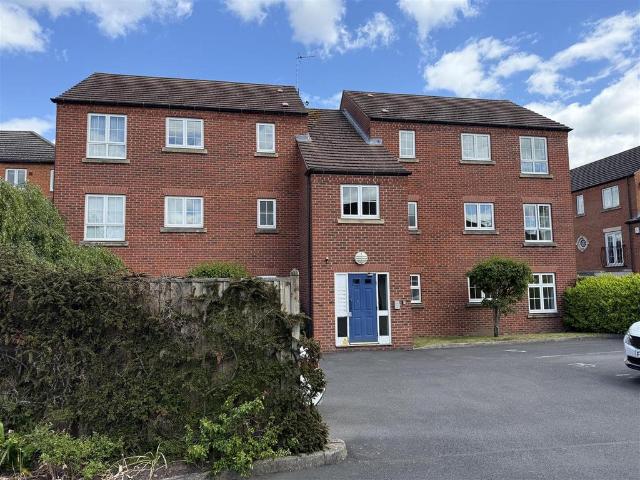 Flat for sale in Alverton, East Midlands