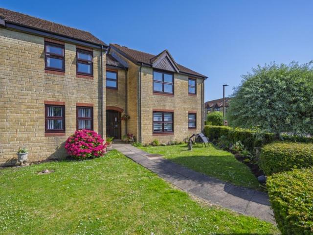 Flat for sale in St. Paul Malmesbury Without, Wiltshire
