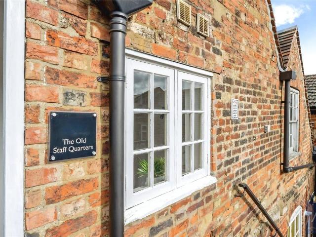 Flat for sale in Buckingham, Buckinghamshire