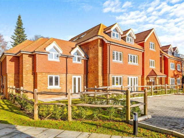 Flat for sale in Reigate, Reigate and Banstead