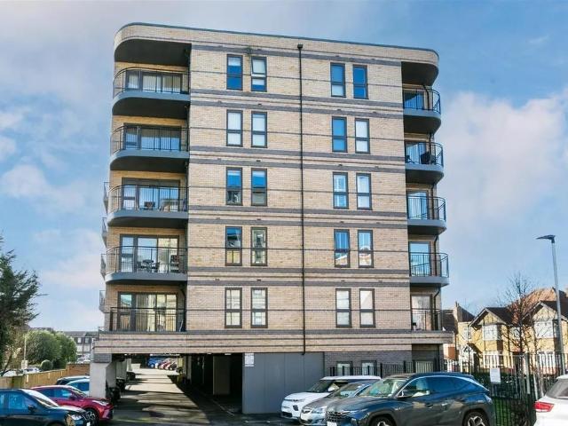 Flat for sale in Slough, Isle Of Man