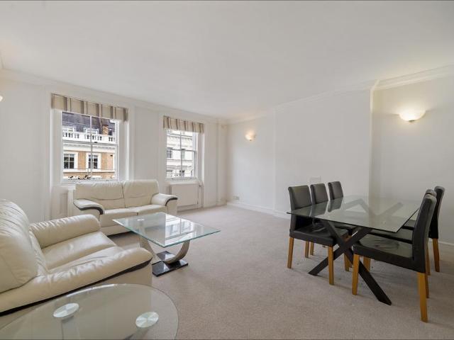 Flat for sale in Brompton, Greater London