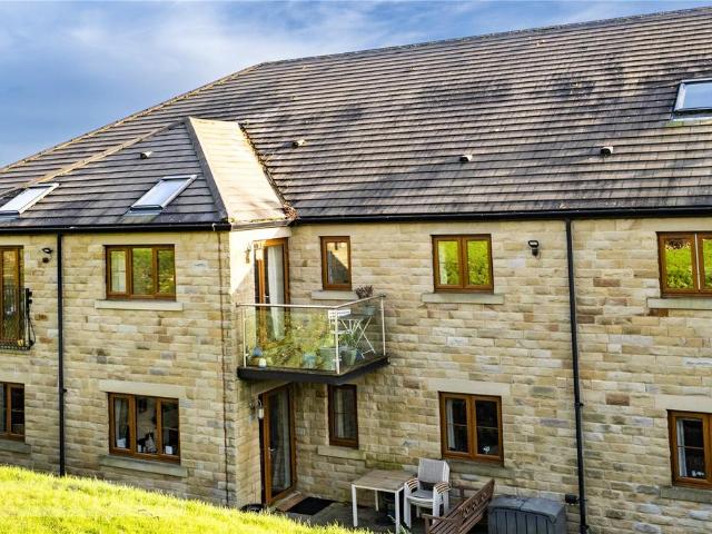 Flat for sale in Holme Valley, Holmfirth