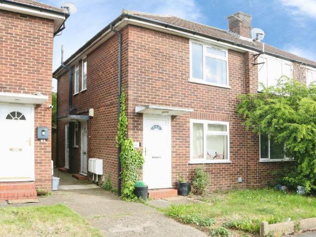 Flat for sale in Colnbrook with Poyle, Slough