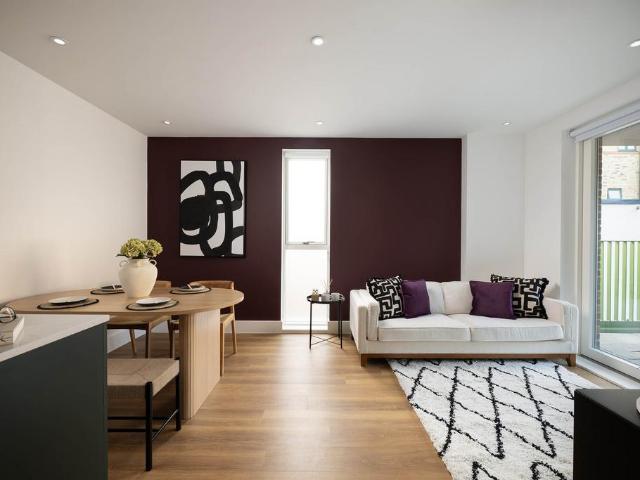 Flat for sale in SE16, Cat Hill