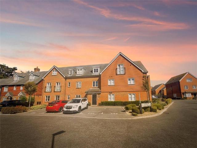 Flat for sale in Angmering, Clapham