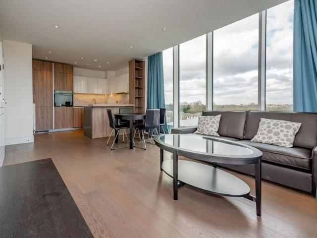 Flat for sale in Norbiton, Greater London