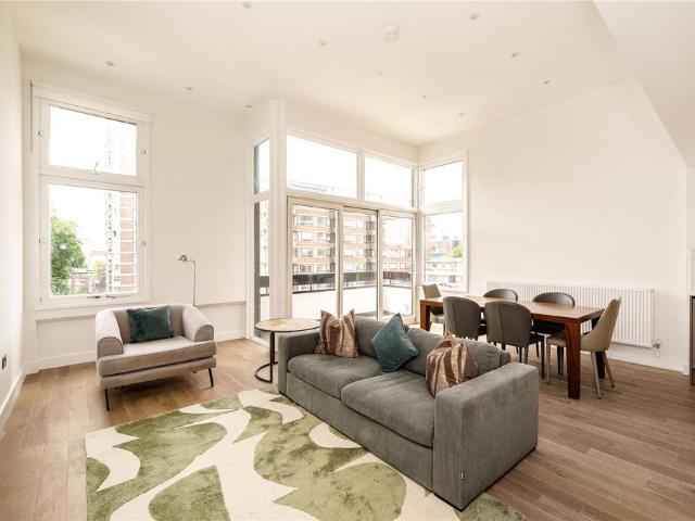 Flat for sale in Paddington, Greater London