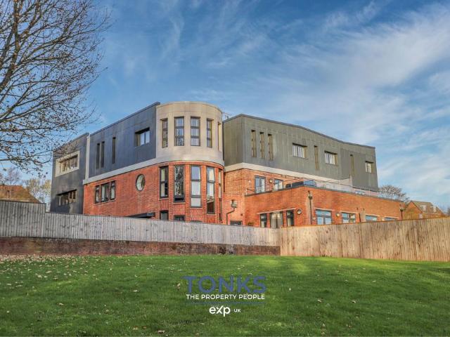 Flat for sale in Gospel End, Great Chatwell