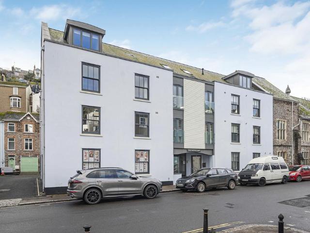 Flat for sale in Strode, Devon