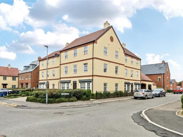 Flat for sale in Huntingdon, Cambridgeshire