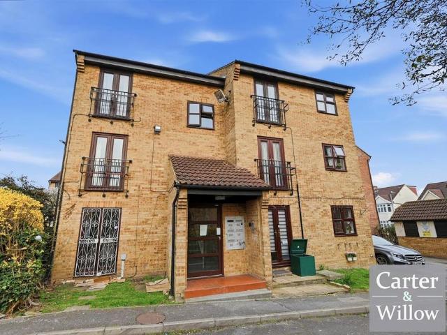 Flat for sale in Dagenham, Isle Of Man