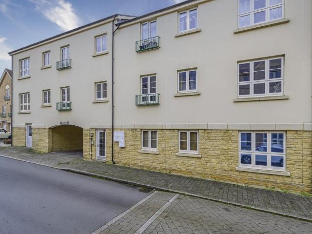 Flat for sale in St. Paul Malmesbury Without, Wiltshire
