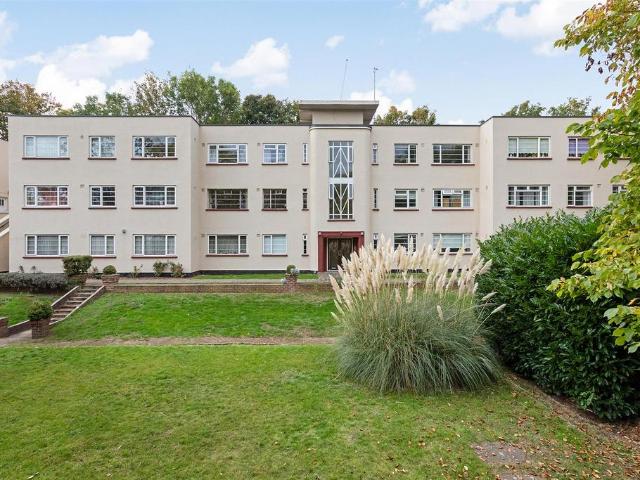 Flat for sale in London Borough of Croydon, Purley