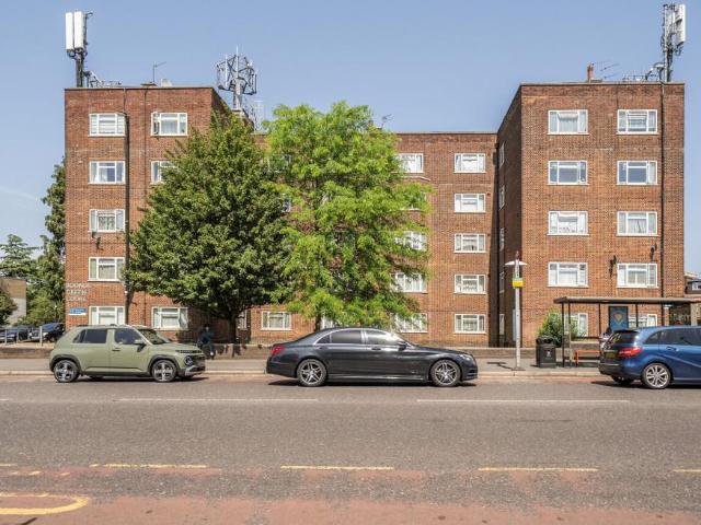 Flat for sale in Greater London