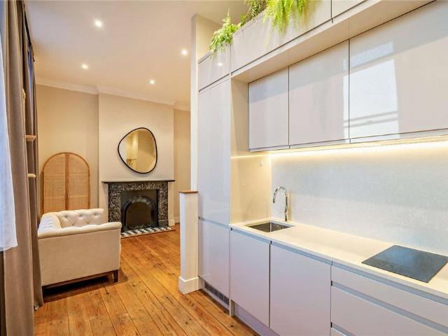 Flat for sale in Enborne, West Berkshire