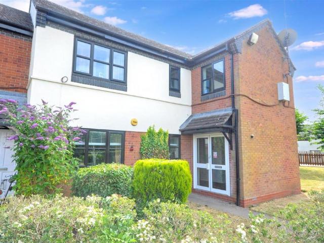 Flat for sale in Stone, Baswich