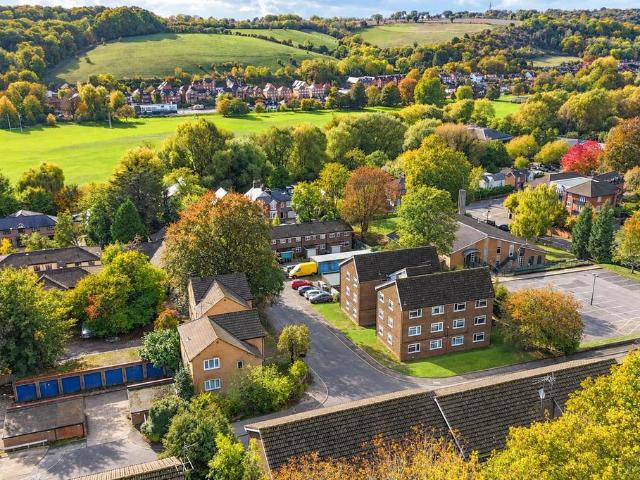 Flat for sale in Beaconsfield and Chepping Wye Community Board, Loudwater
