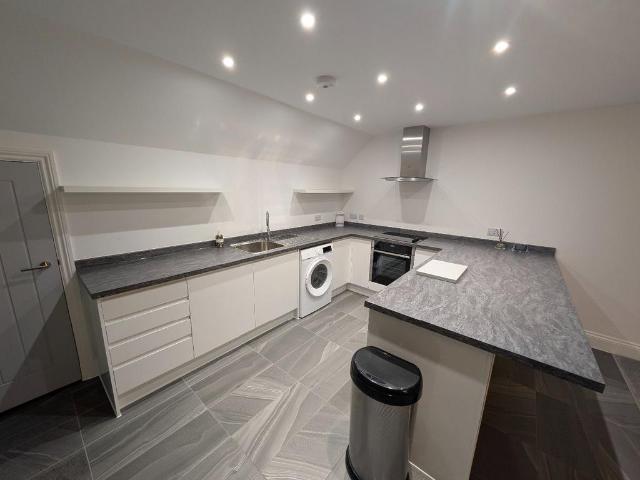 Flat for sale in South Benfleet, Essex