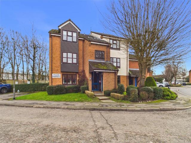 Flat for sale in Stokenchurch, Buckinghamshire