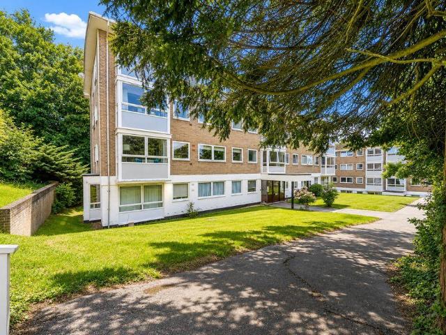 Flat for sale in The Slade, Oxfordshire