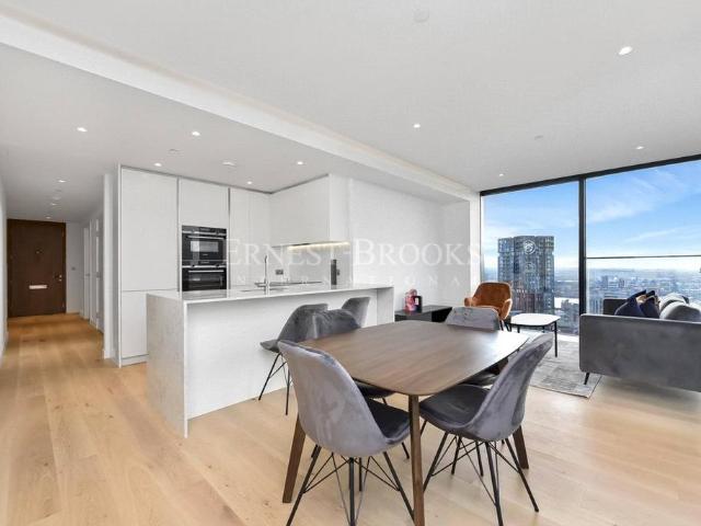 Flat for sale in Isle Of Dogs, Greater London