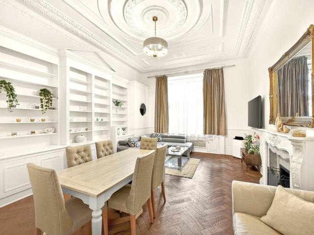 Flat for sale in Paddington, Greater London