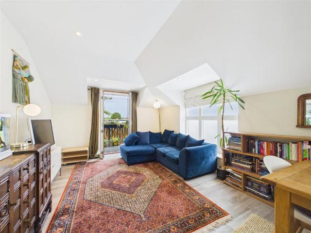 Flat for sale in Blackhills, Surrey