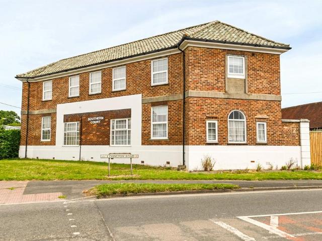 Flat for sale in Old Milton, Ashurst Bridge