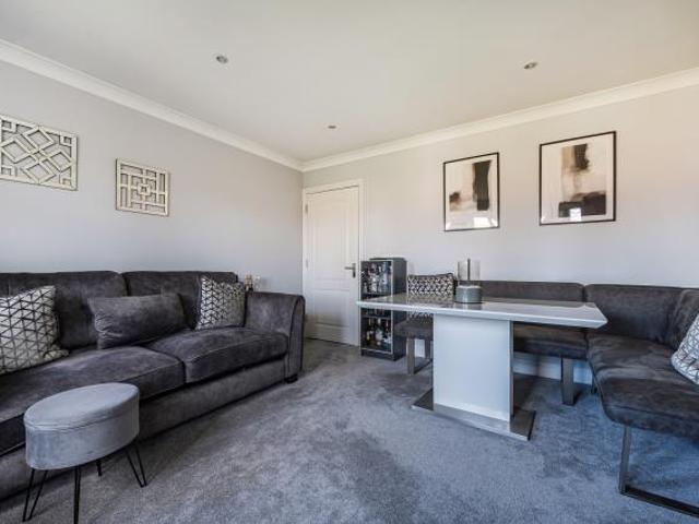 Flat for sale in St Marks, Maidenhead