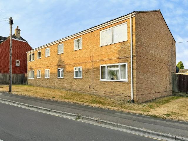 Flat for sale in Kingsdown, Swindon