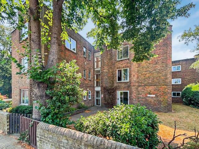Flat for sale in Newnham, Cambridge