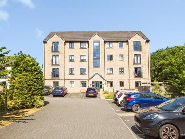Flat for sale in Copley, Savile Park