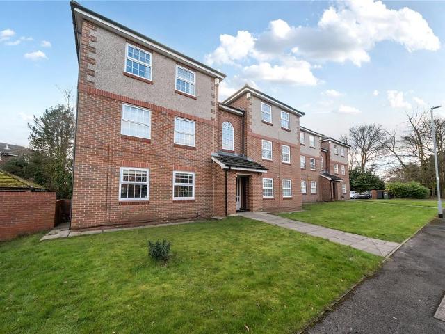 Flat for sale in West Yorkshire