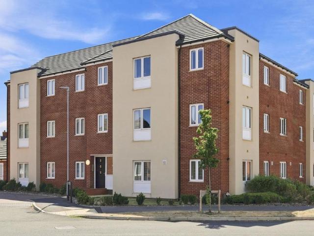 Flat for sale in Stotfold, Bedfordshire