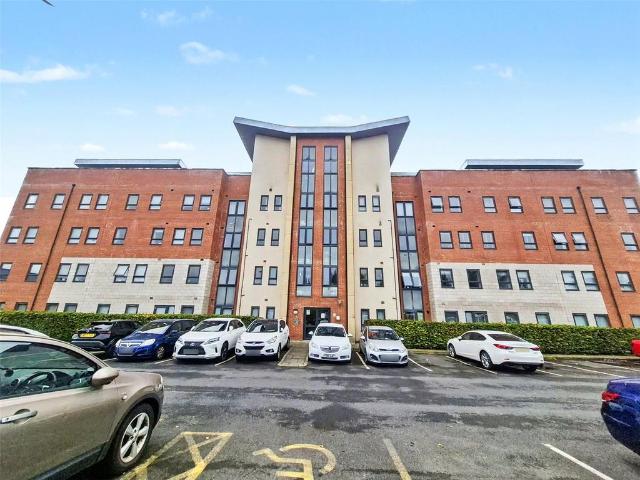 Flat for sale in Charlestown, Manchester