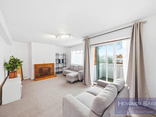 Flat for sale in Kingsbury, Greater London